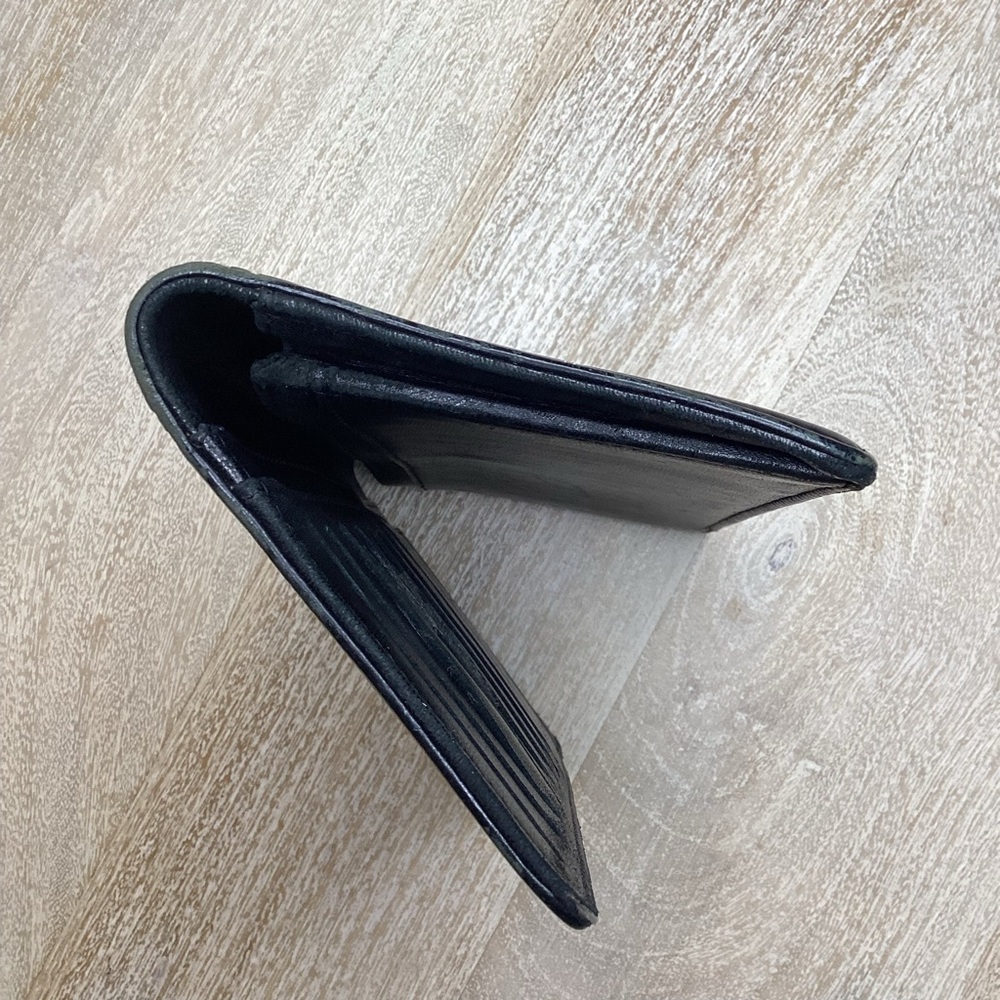 Authentic CHANEL Classic Black Lambskin Wallet | Iconic CC Logo - Picture 13 of 14